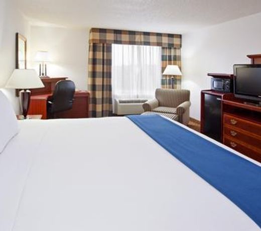Holiday Inn Express & Suites Alliance, an IHG Hotel