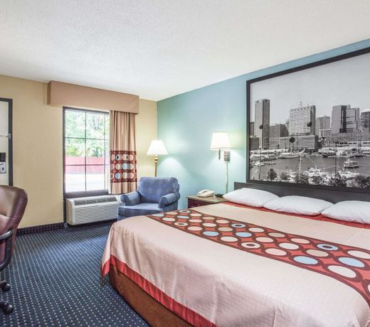 Super 8 by Wyndham Camp Springs/Andrews AFB DC Area