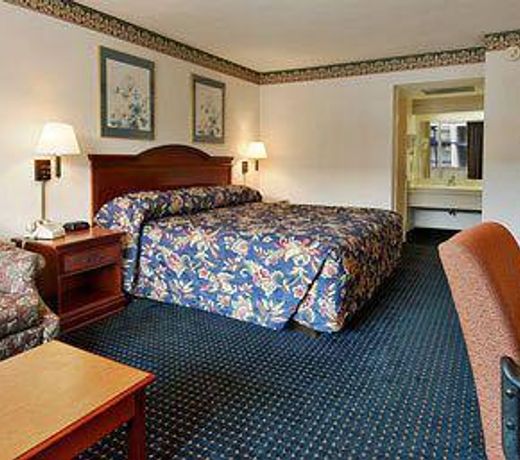 Super 8 by Wyndham Camp Springs/Andrews AFB DC Area