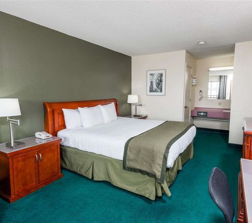 Days Inn by Wyndham Hannibal