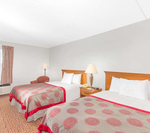 Ramada by Wyndham Hendersonville
