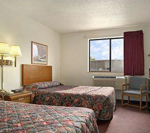 Super 8 by Wyndham Johnson City