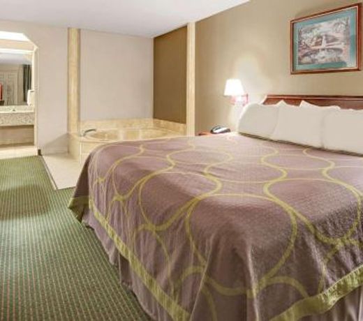 Super 8 by Wyndham Richardson Dallas