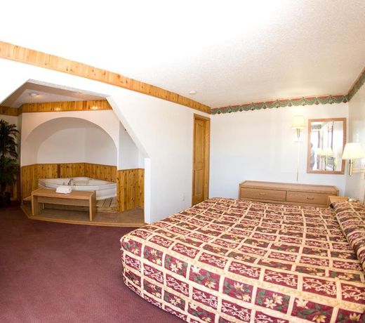 North Country Inn & Suites