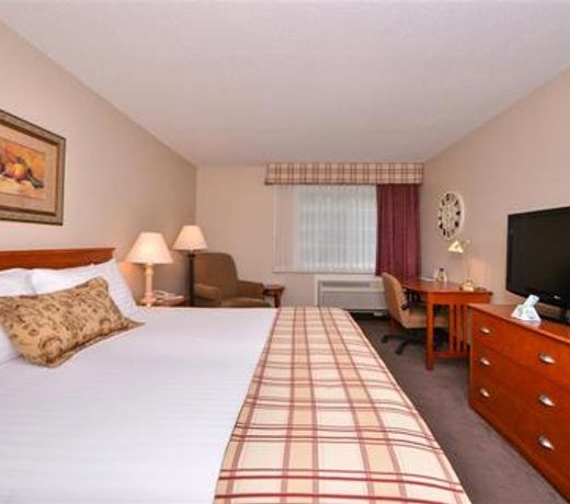 Best Western Plus University Park Inn & Suites