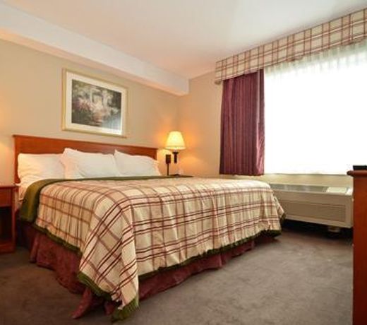 Best Western Plus University Park Inn & Suites