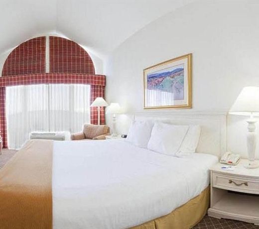 Holiday Inn Express Hotel & Suites Ames, an IHG Hotel