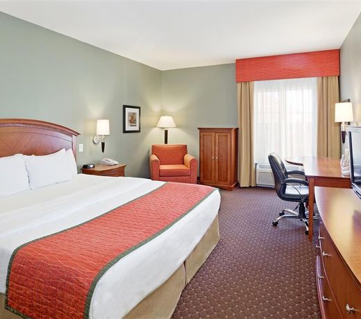 La Quinta by Wyndham Olathe