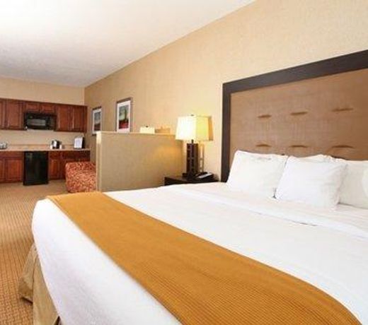 Holiday Inn Express & Suites - Olathe North, an IHG Hotel