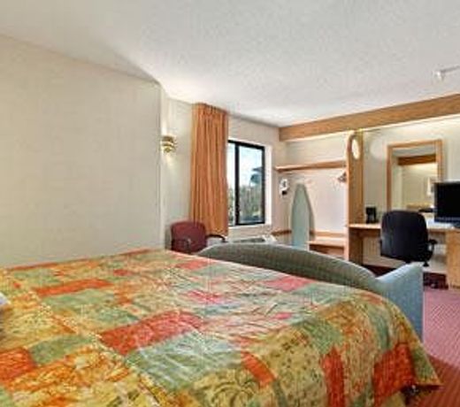 Days Inn by Wyndham Olathe Medical Center
