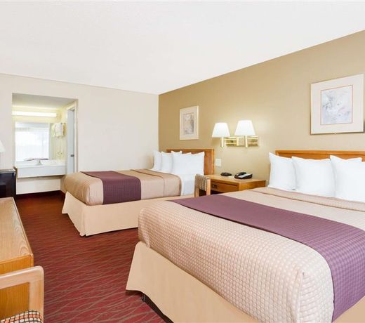 Days Inn by Wyndham Staunton