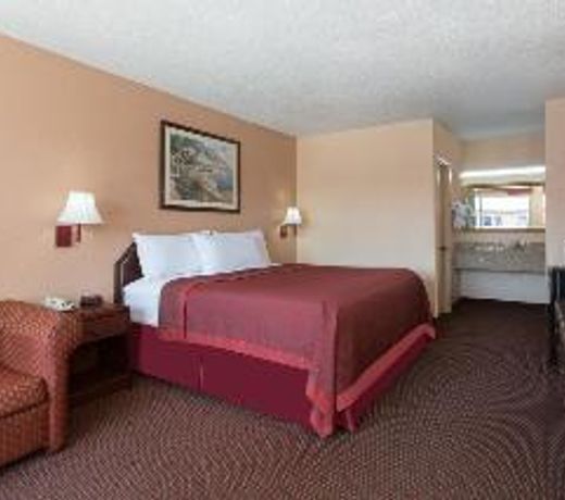 Days Inn by Wyndham Waycross