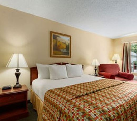 Baymont by Wyndham Waycross