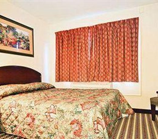 Economy Inn & Suites