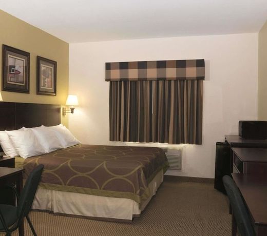 Super 8 by Wyndham Rosenberg TX