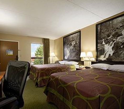 Super 8 by Wyndham Calhoun