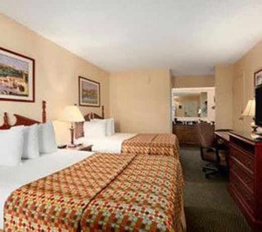 Red Roof Inn & Suites Calhoun