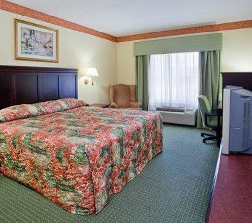 Comfort Inn & Suites Calhoun South