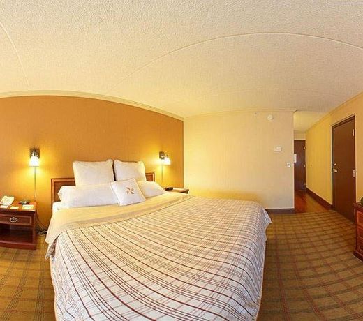 Four Points by Sheraton York