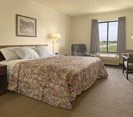Days Inn by Wyndham Pontoon Beach