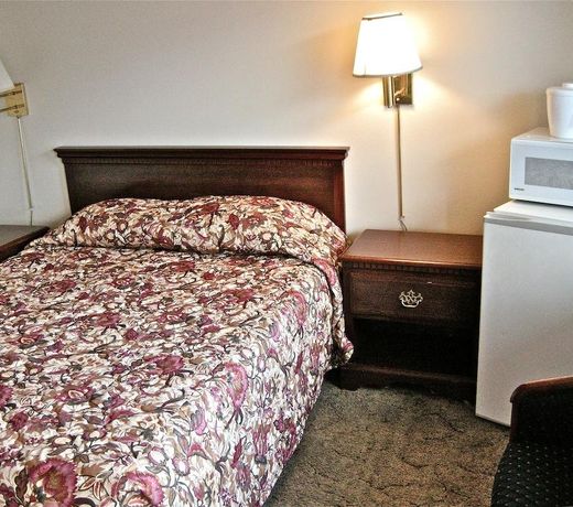 Knights Inn - Baker City