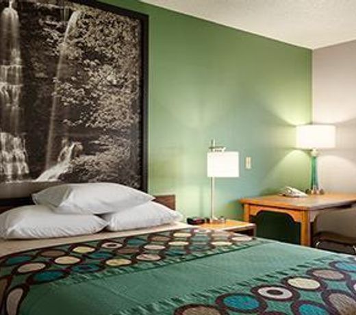 Super 8 by Wyndham Batesville