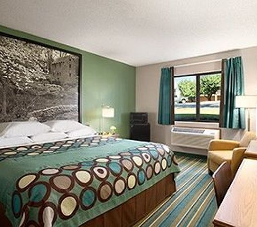 Super 8 by Wyndham Batesville