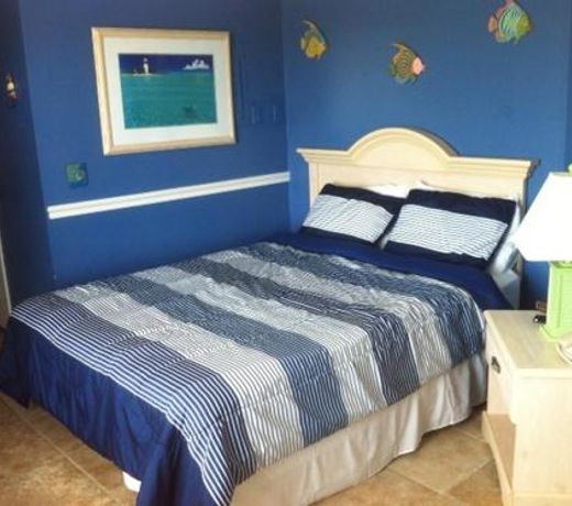 Royal Mansions Resort