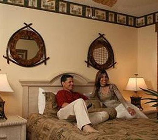 Royal Mansions Resort