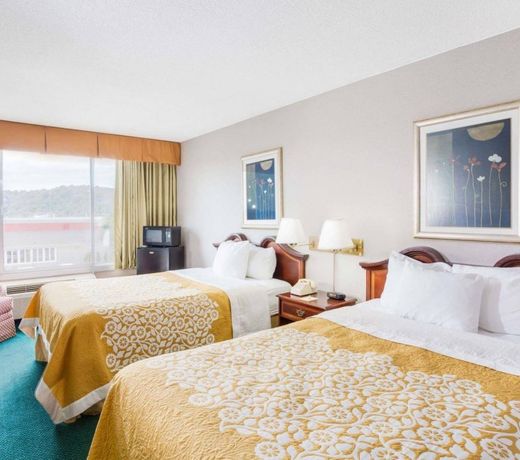 Days Inn by Wyndham Cambridge