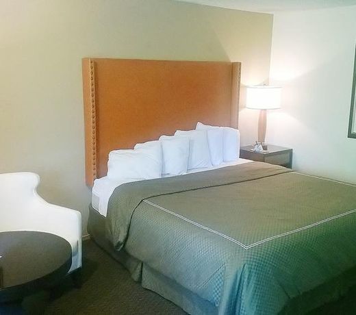 Pepper Tree Inn