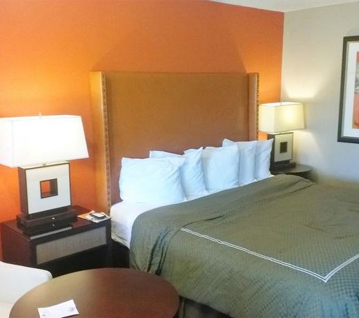 Pepper Tree Inn