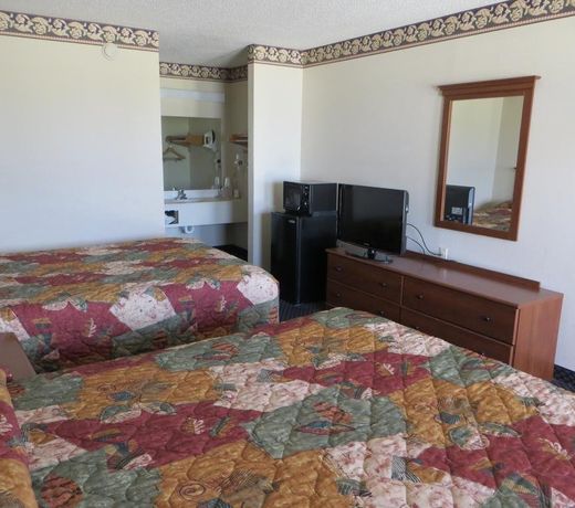 Clairmont Inn