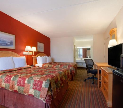 Days Inn by Wyndham Seneca-Clemson