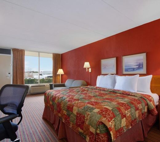 Days Inn by Wyndham Seneca-Clemson