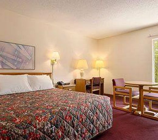 Days Inn by Wyndham Cadillac
