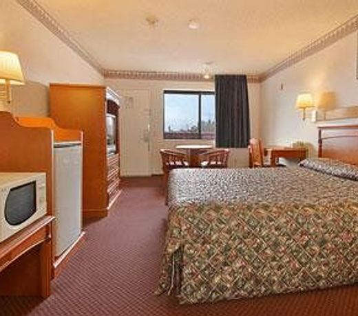 Super 8 by Wyndham Upland Ontario CA