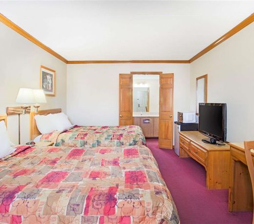 Days Inn by Wyndham Auburn