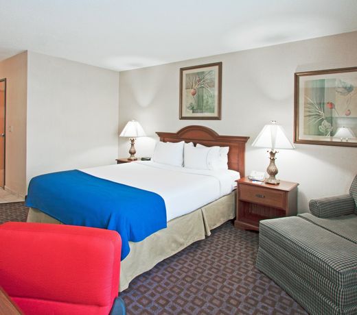 Country Inn & Suites by Radisson, Auburn, IN
