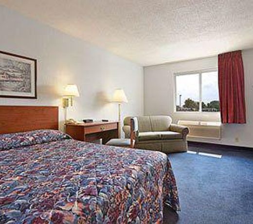 Red Roof Inn Auburn