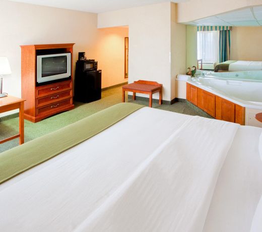 Holiday Inn Express Cambridge, an IHG Hotel