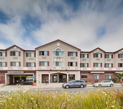Super 8 by Wyndham San Bruno /SF Intl Arpt West