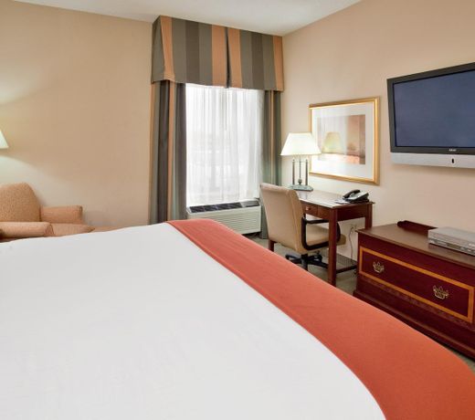 Holiday Inn Express Hotel Kansas City - Bonner Springs, an IHG Hotel