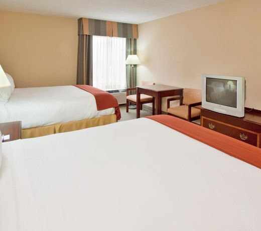 Holiday Inn Express Hotel Kansas City - Bonner Springs, an IHG Hotel