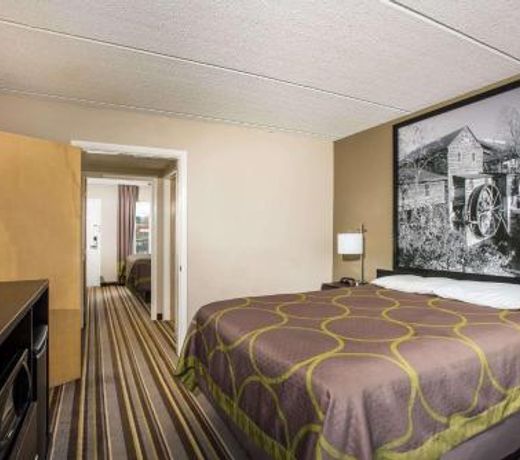 Super 8 by Wyndham Sevierville Riverside