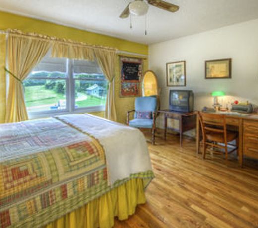 Blue Mountain Mist Country Inn