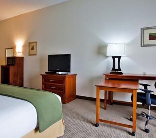 Holiday Inn Express Hotel & Suites Dublin, an IHG Hotel