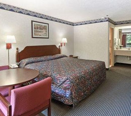 Super 8 by Wyndham Dublin
