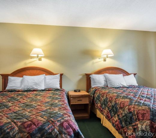 Rodeway Inn - Bellows Falls