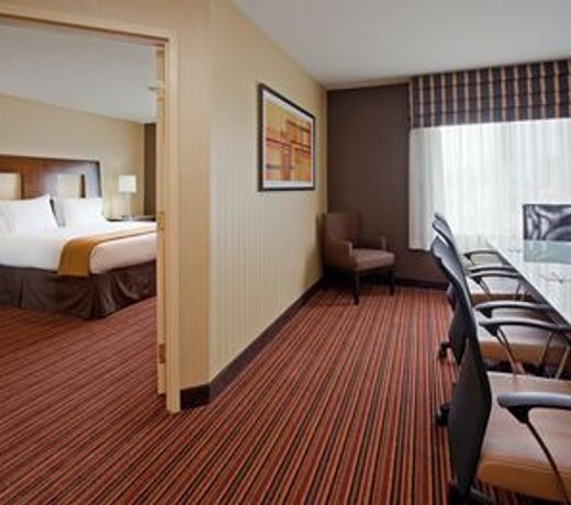 Holiday Inn Express Hotel & Suites Belmont, an IHG Hotel